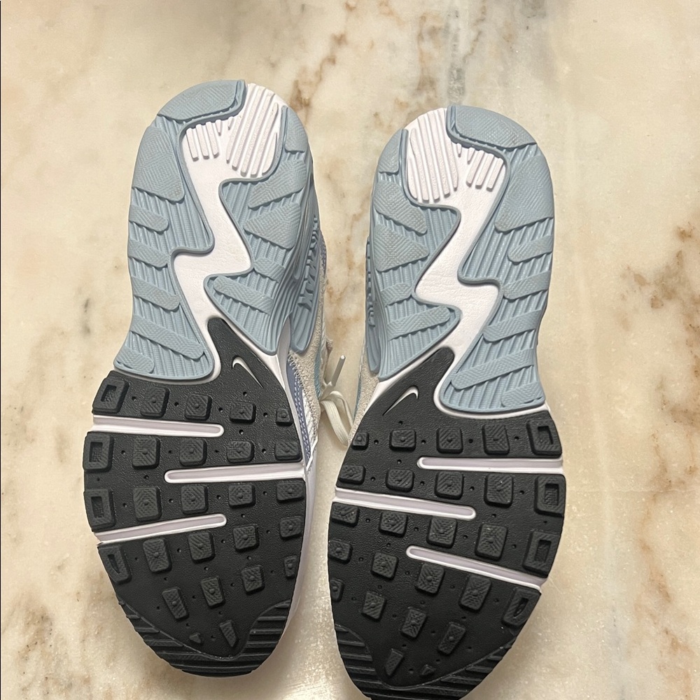 Nike Women's White and Light Blue Sneakers - Picture 4 of 4